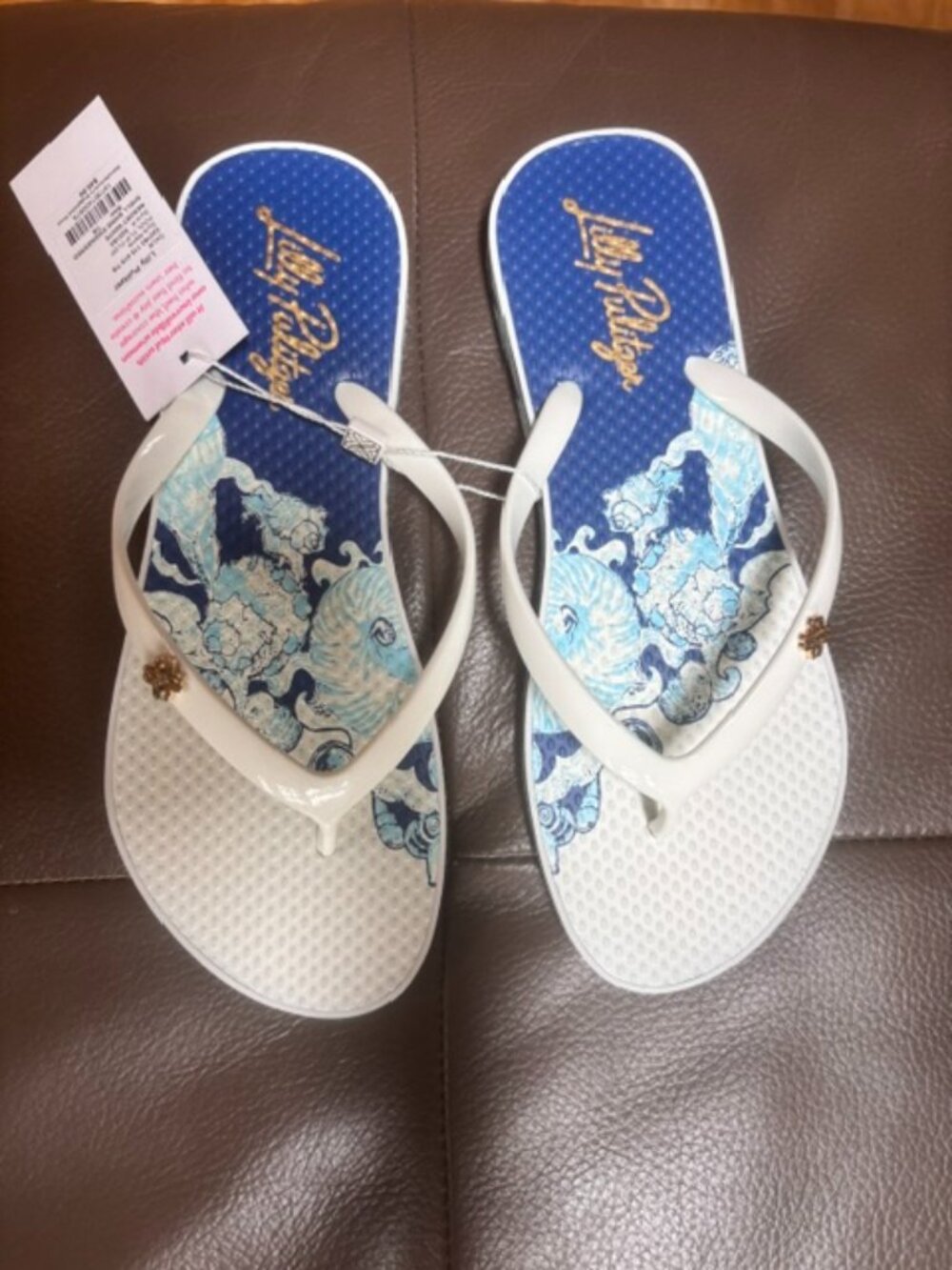 Brand New Lilly Pulitzer pool flip flops size 7/8